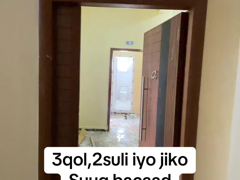 3 Bedroom Apartment in Suuq Bacaad, Mogadishu — $320/mo - 1